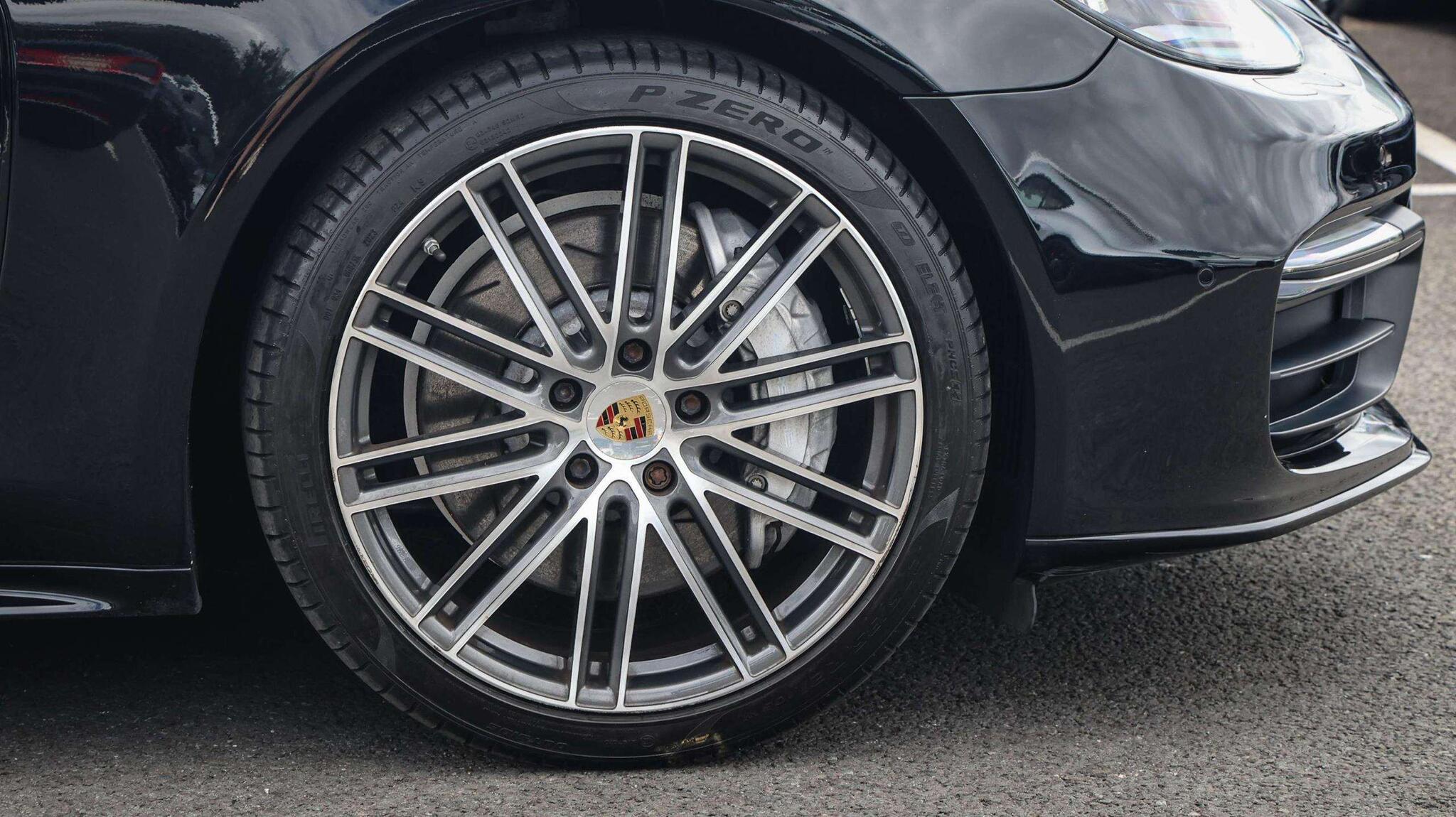 Porsche Panamera view 6