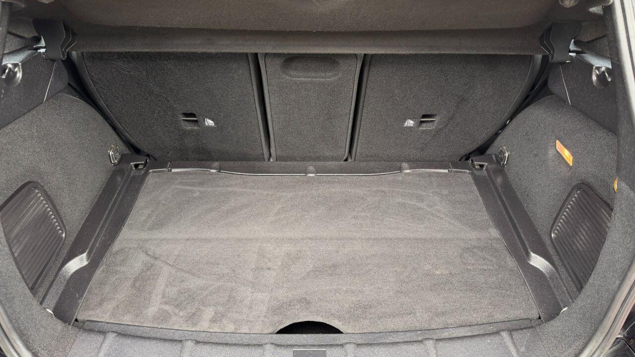 Mini Countryman view 28