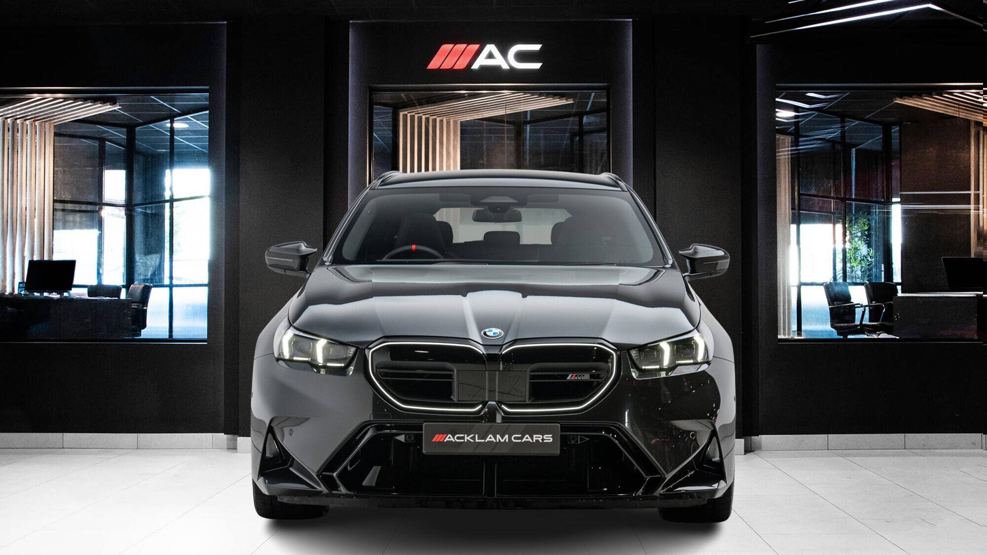BMW M5 view 2