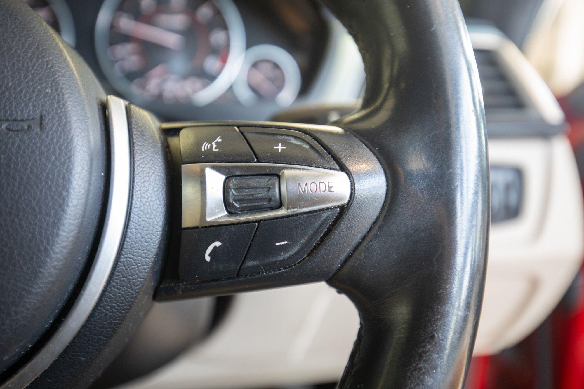 BMW 3 Series view 17