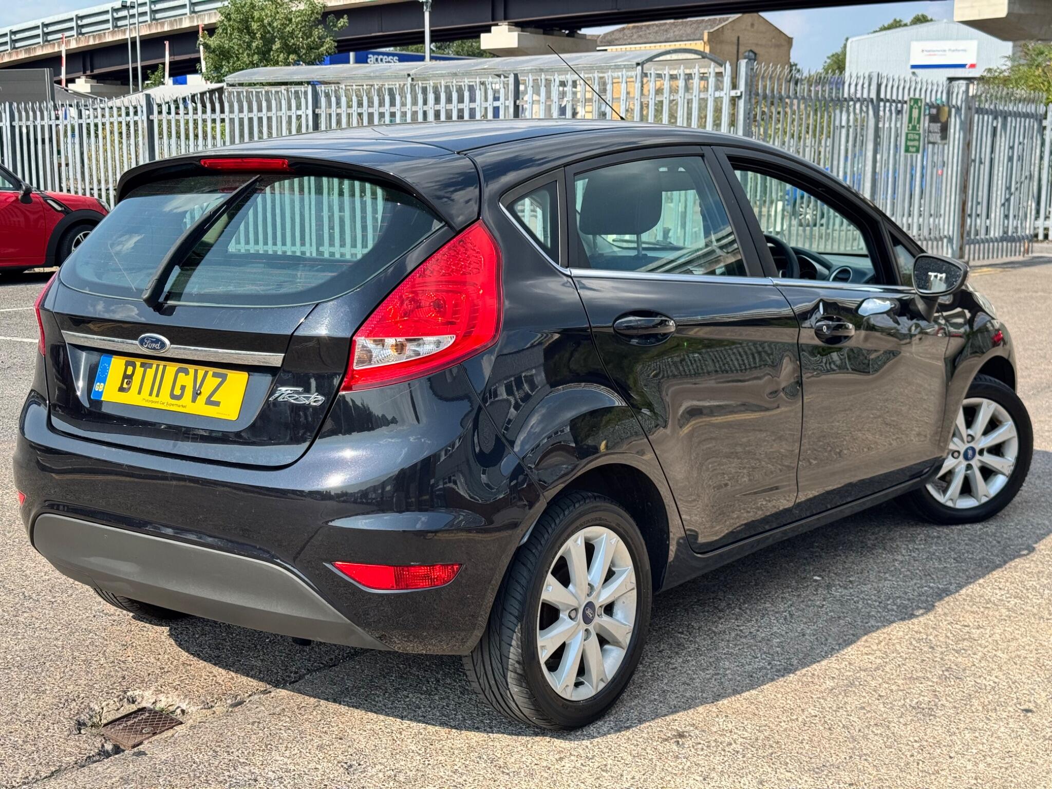 Ford Fiesta view 18