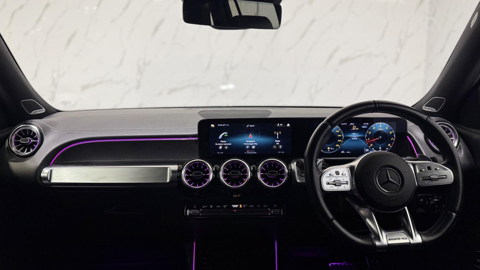 Mercedes-Benz GLB view 22