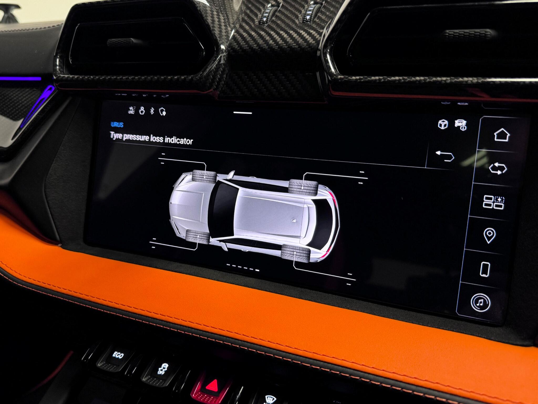 Lamborghini Urus view 70