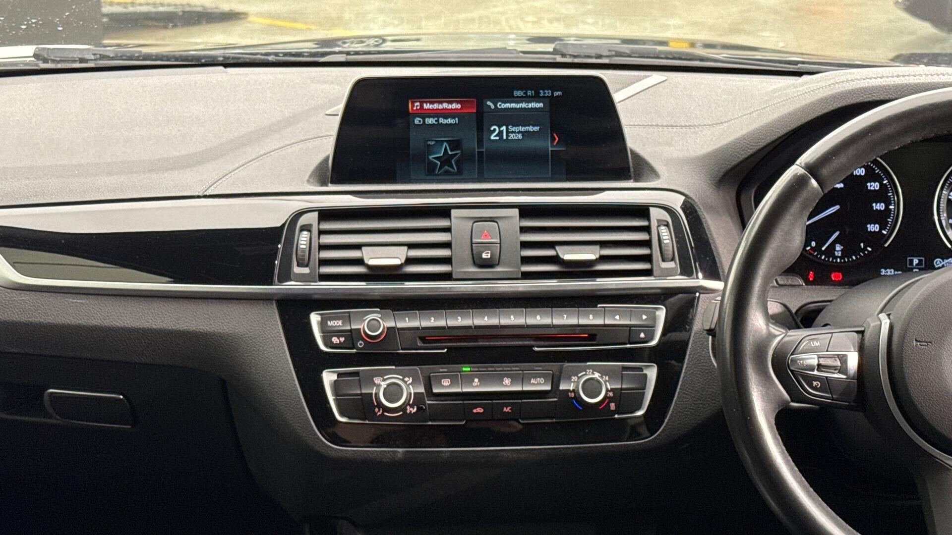BMW 1 Series view 8
