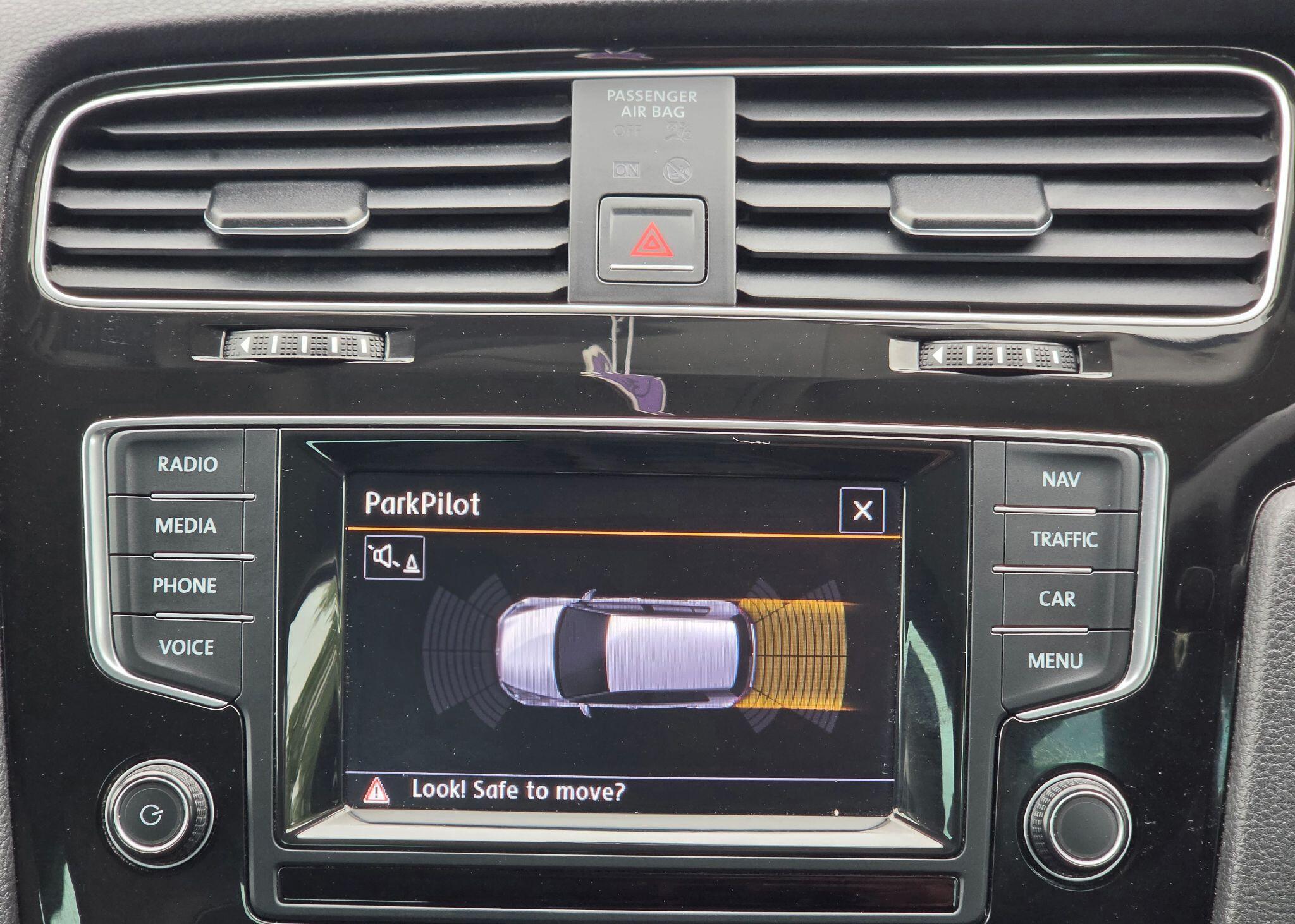 Volkswagen Golf view 19