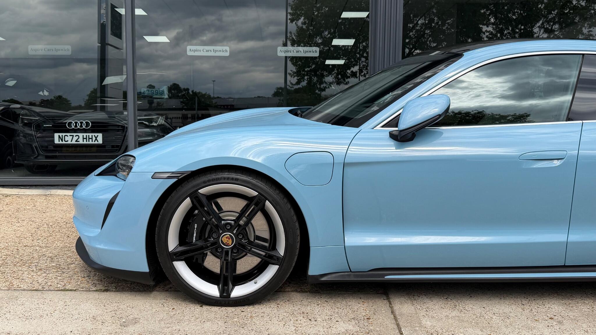 Porsche Taycan view 36