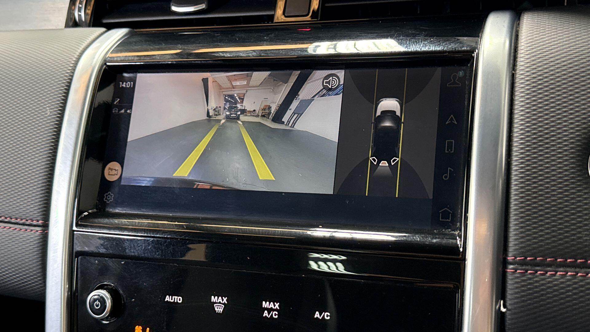 Land Rover Discovery Sport view 12