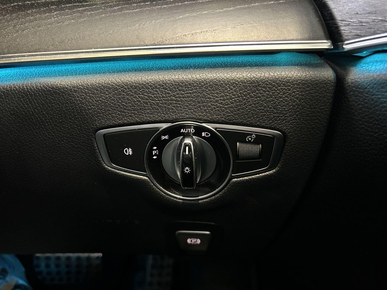 Mercedes-Benz E Class view 49