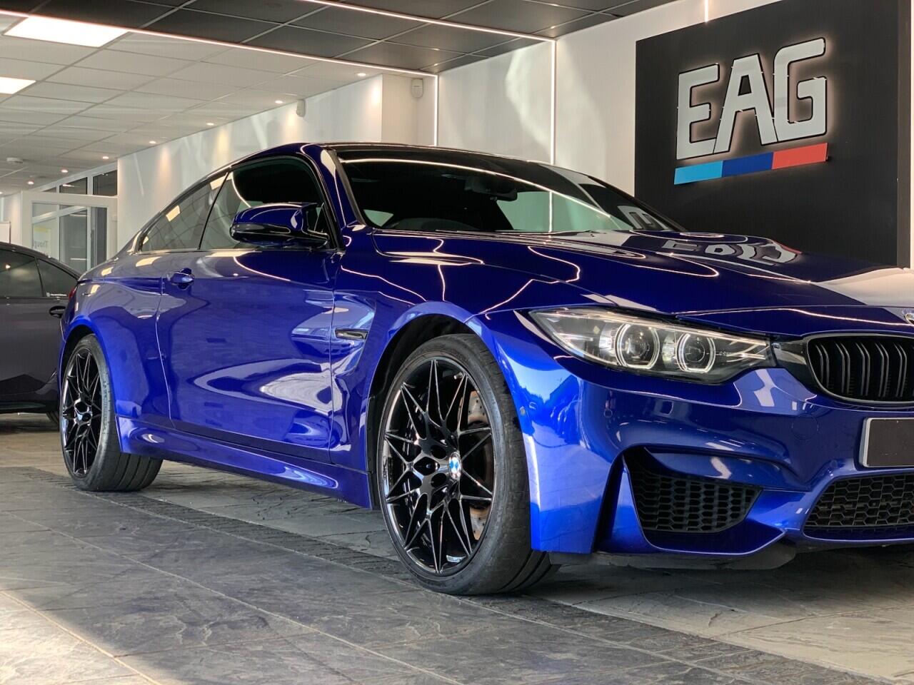 BMW M4 view 4