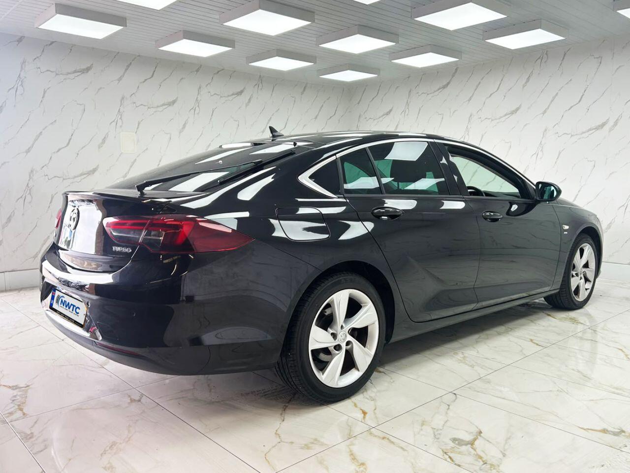 Vauxhall Insignia view 12