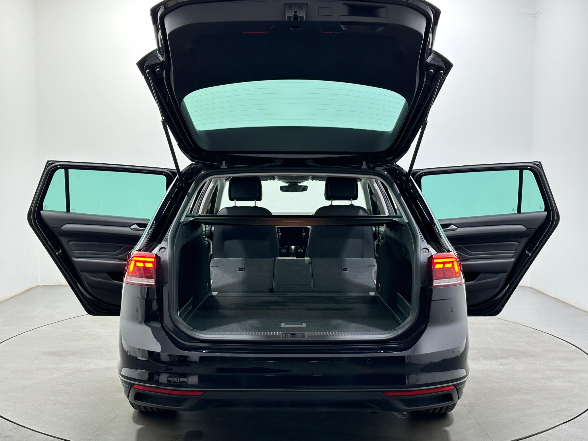 Volkswagen Passat view 44