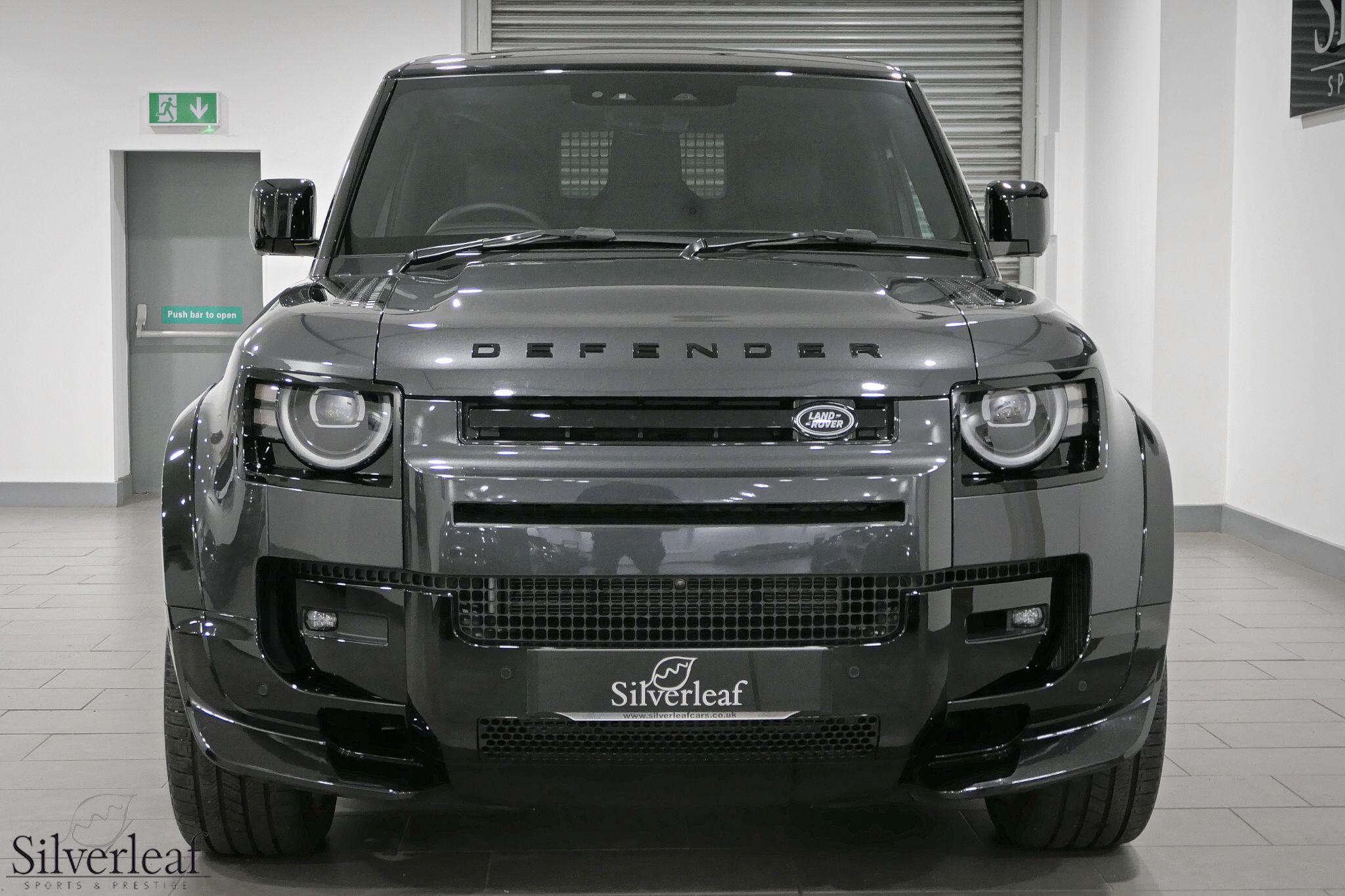 Land Rover Defender view 24