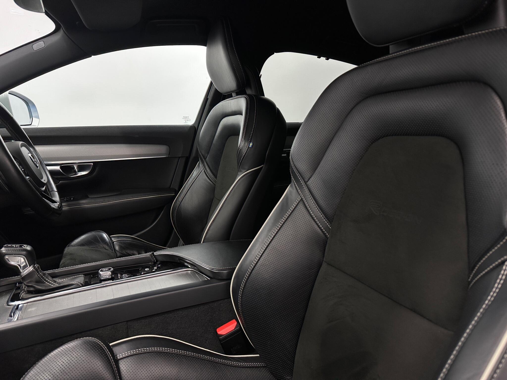 Volvo S90 view 33