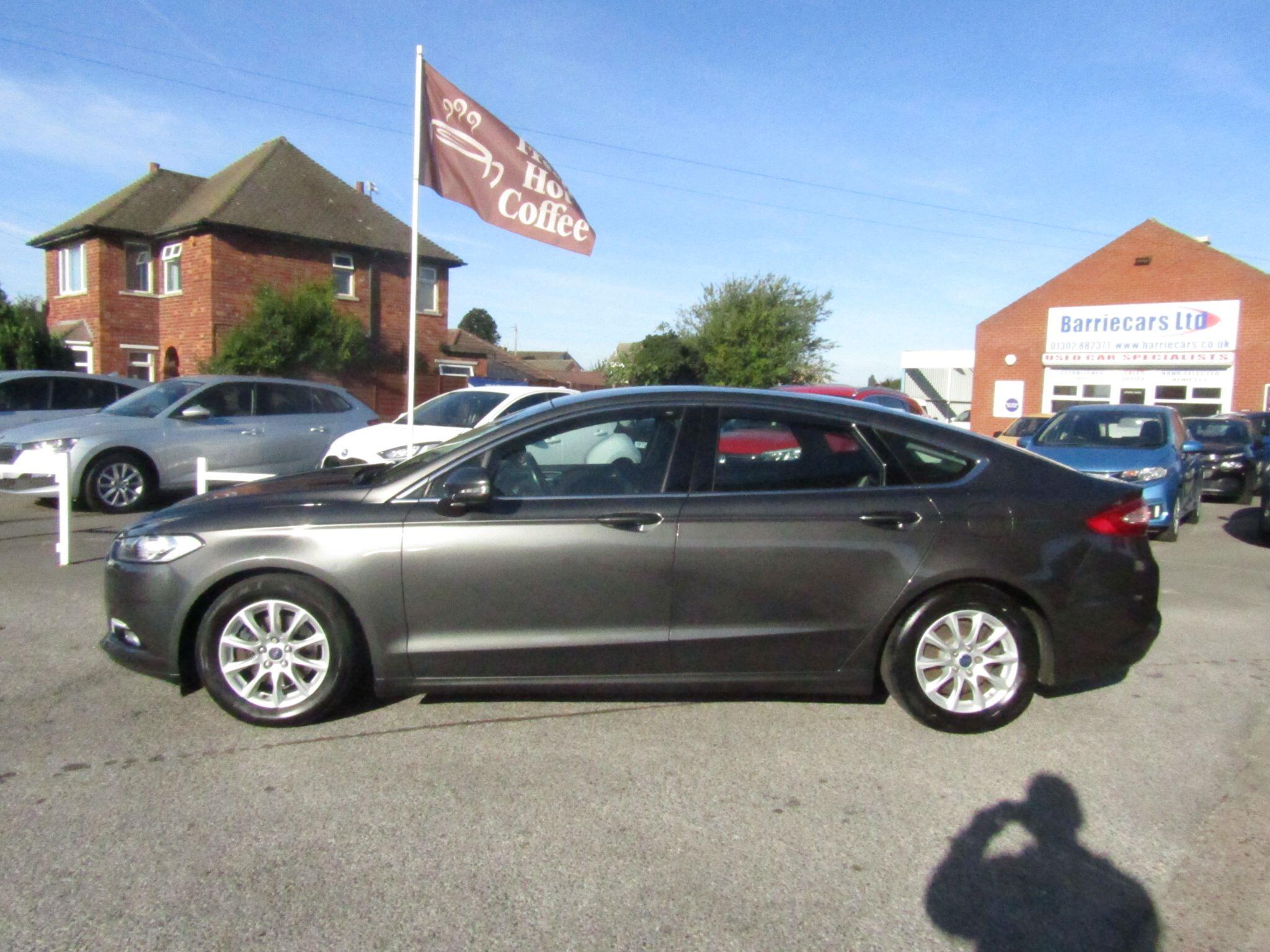 Ford Mondeo view 8