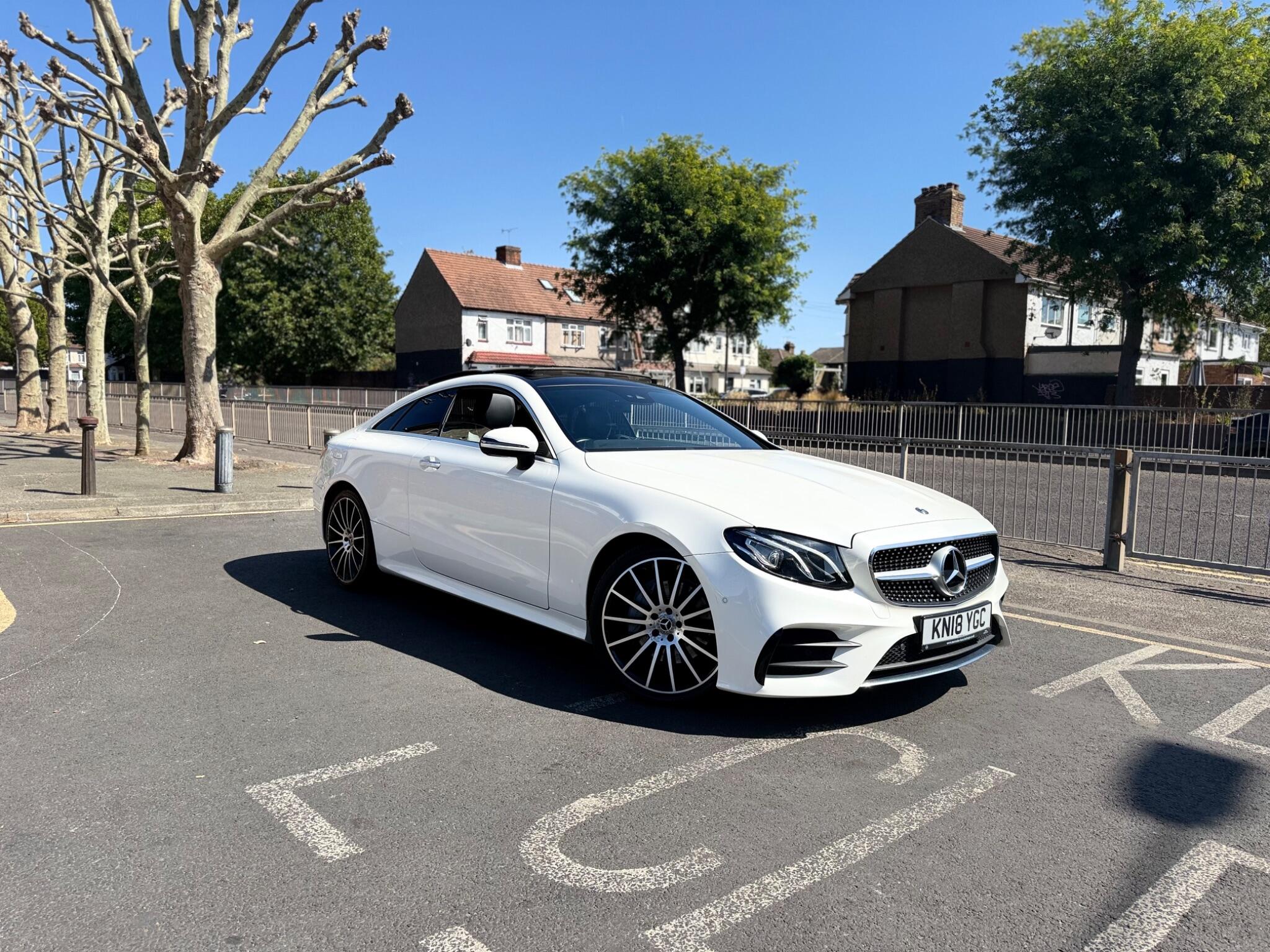 Mercedes-Benz E-Class view 5
