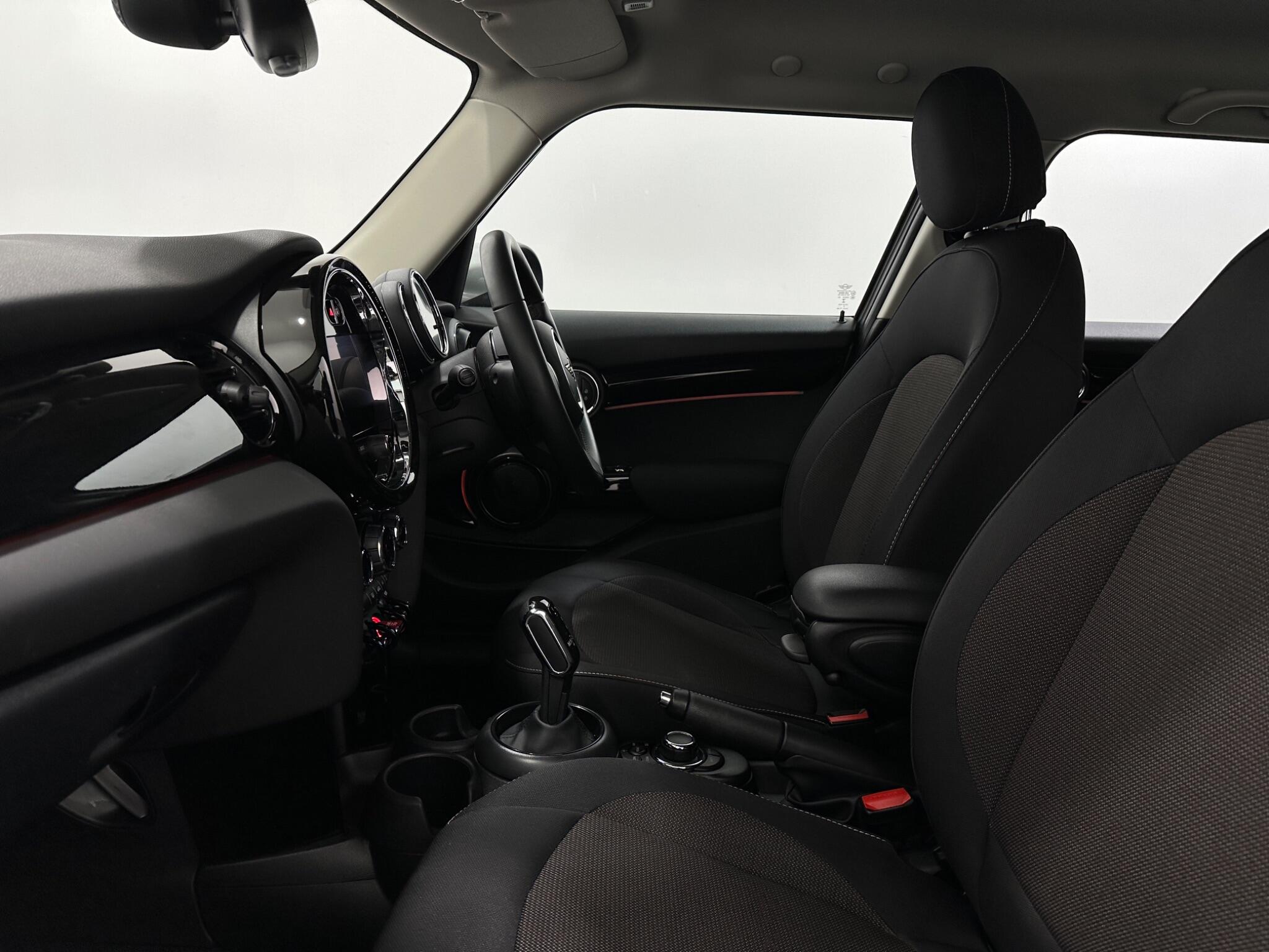 Mini Cooper view 35