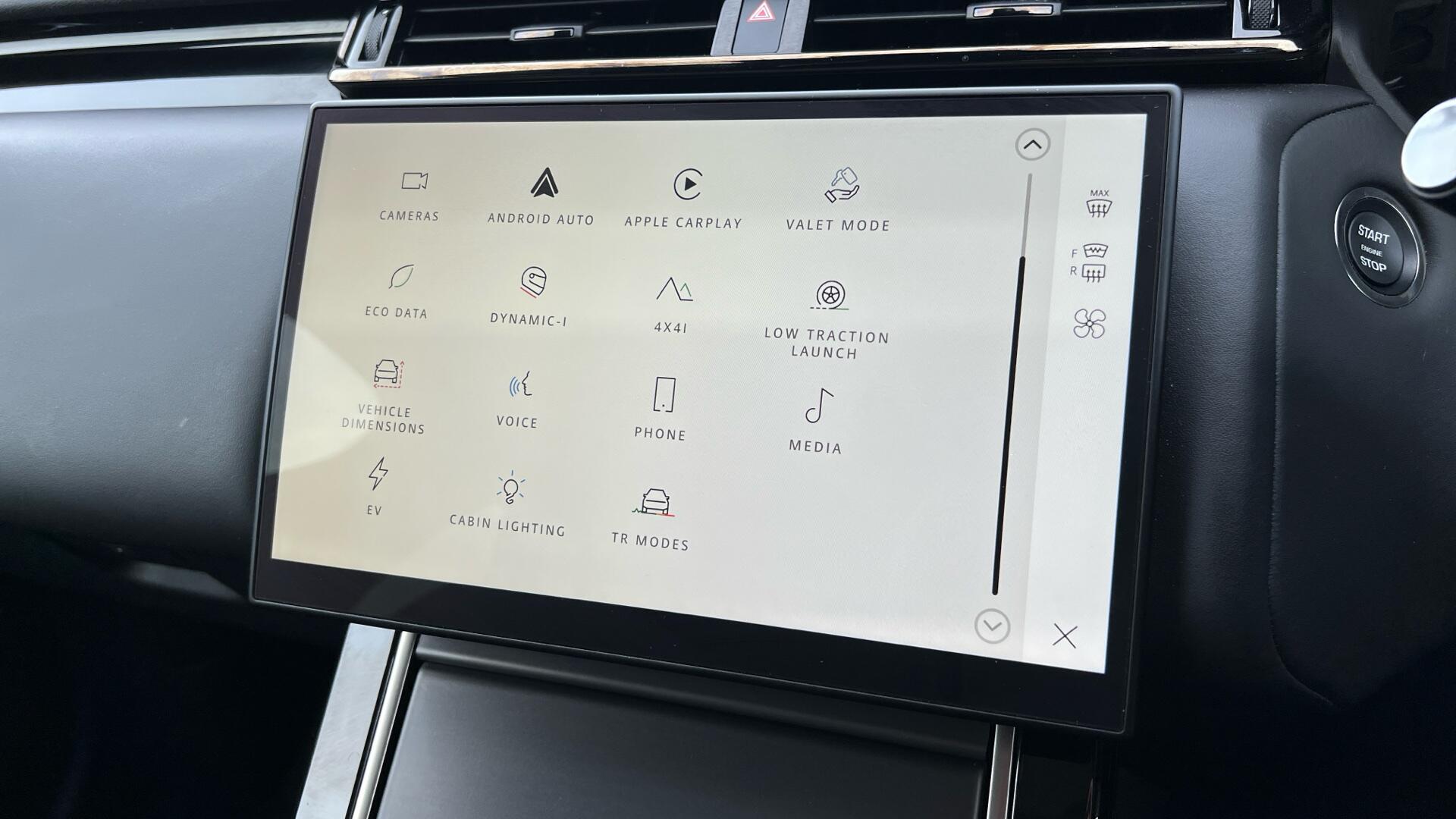 Land Rover Range Rover Velar view 31