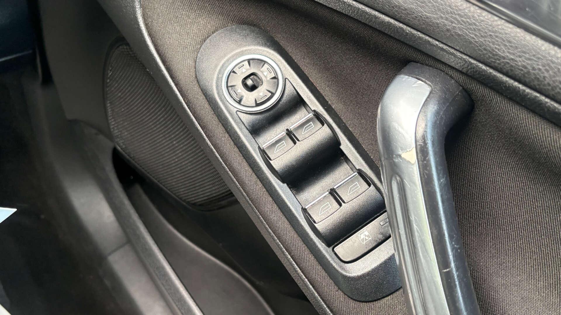 Ford S-Max view 24