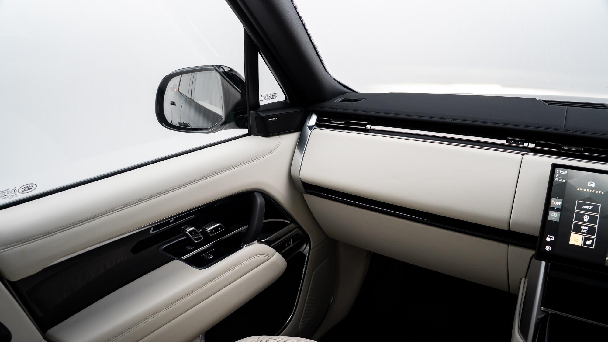 Land Rover Range Rover view 32
