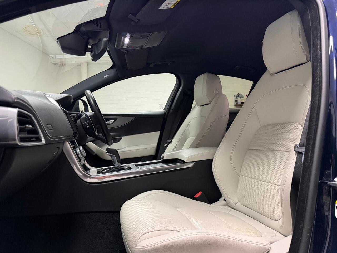 Jaguar Xe view 15