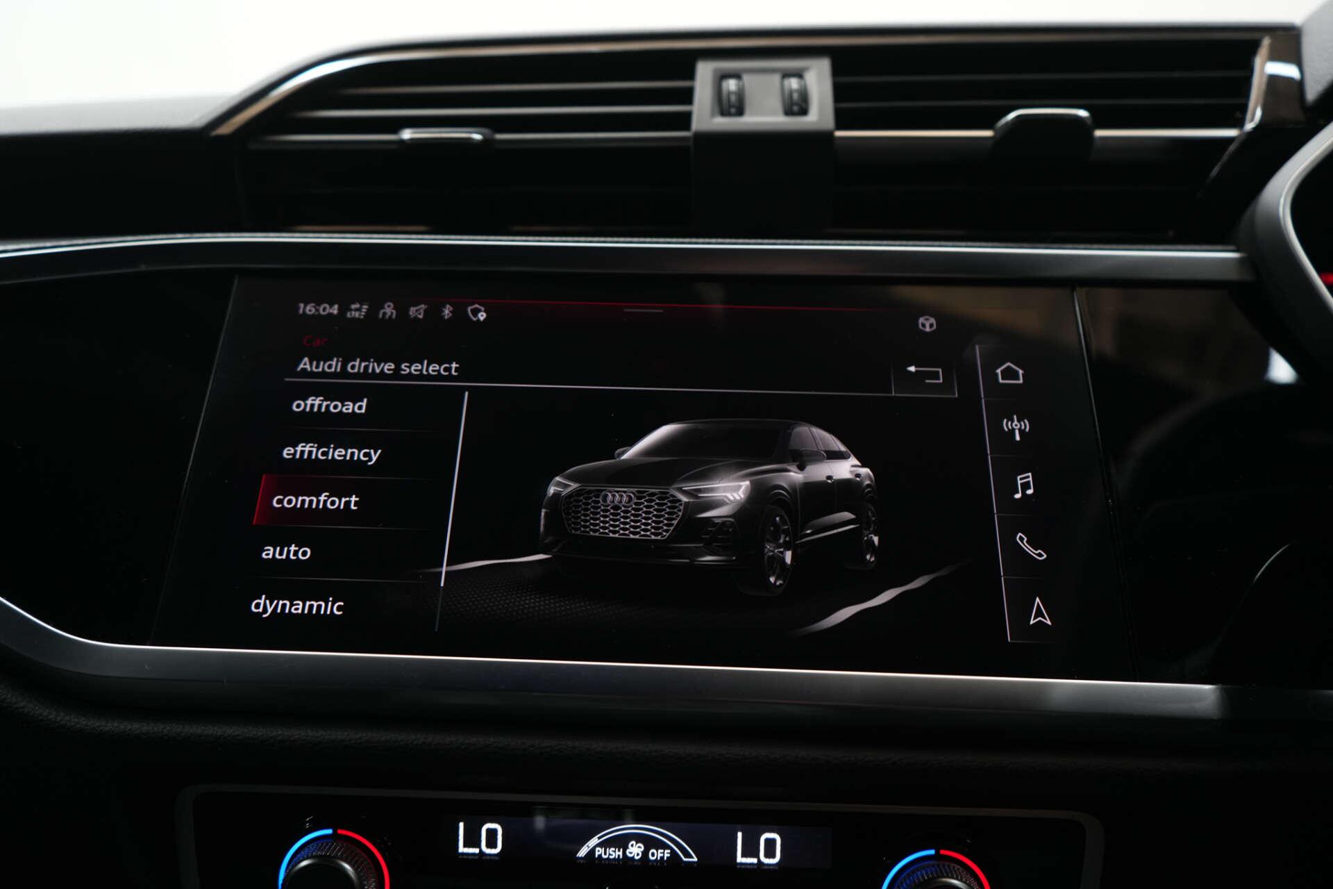 Audi Q3 view 31