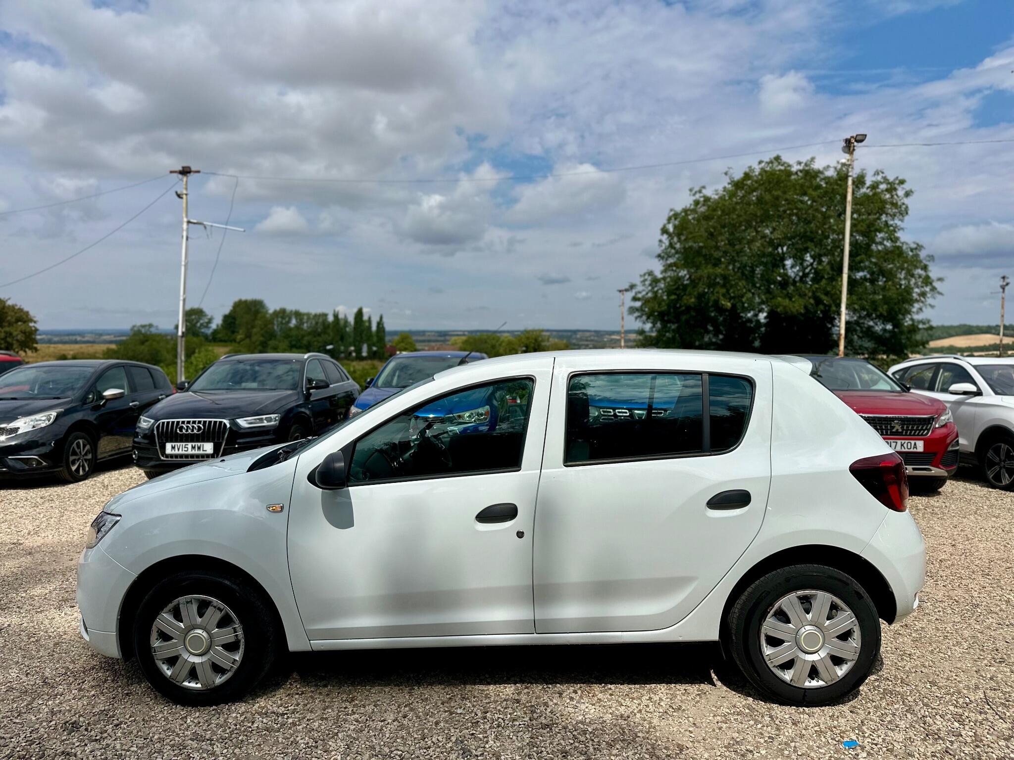 Dacia Sandero view 9
