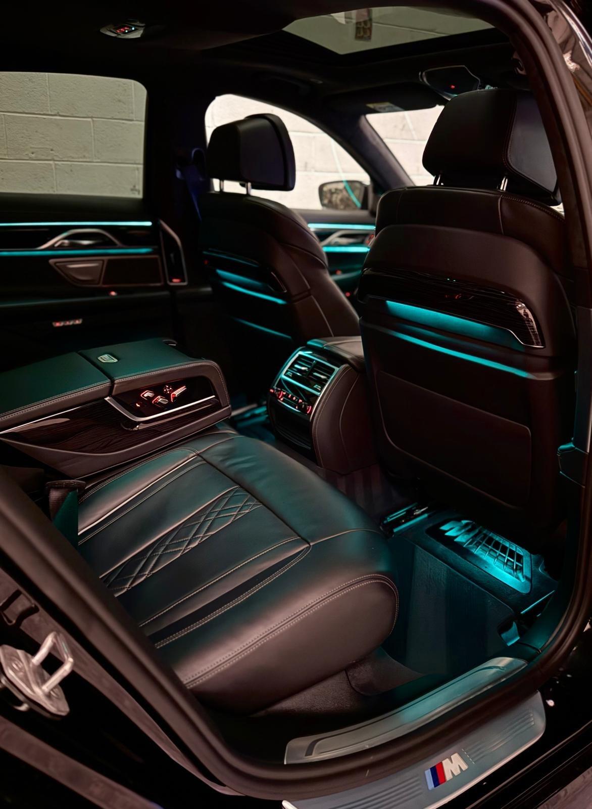 BMW 7 Series view 35