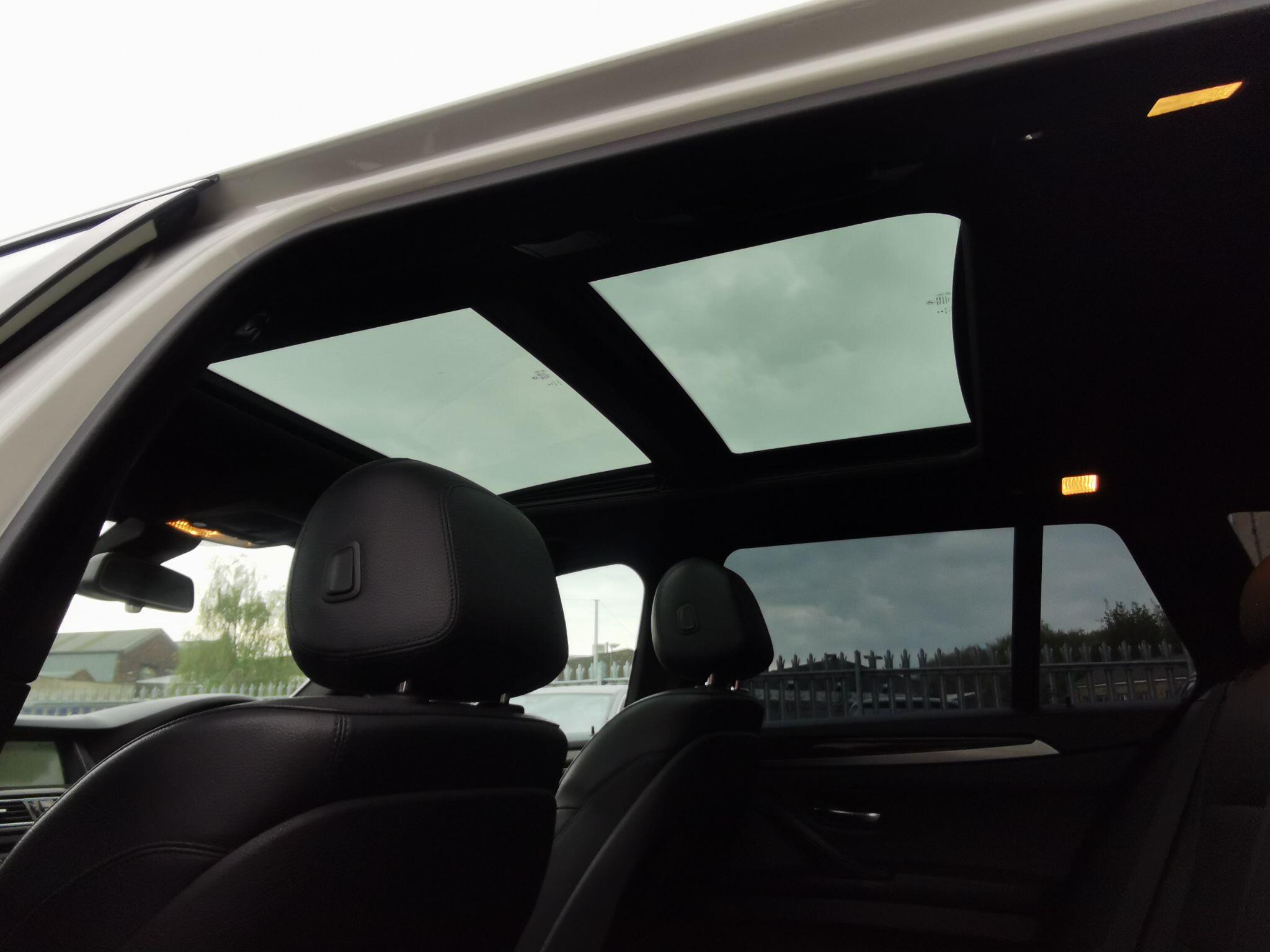 BMW 5 Series view 30