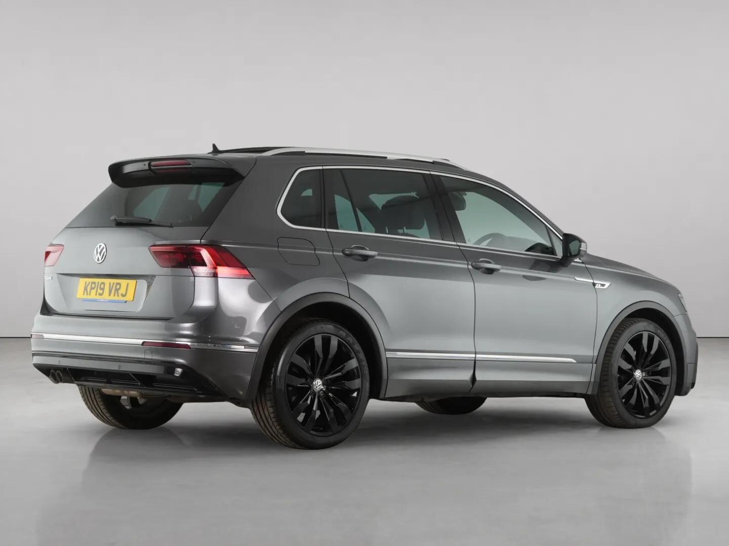 Volkswagen Tiguan view 12