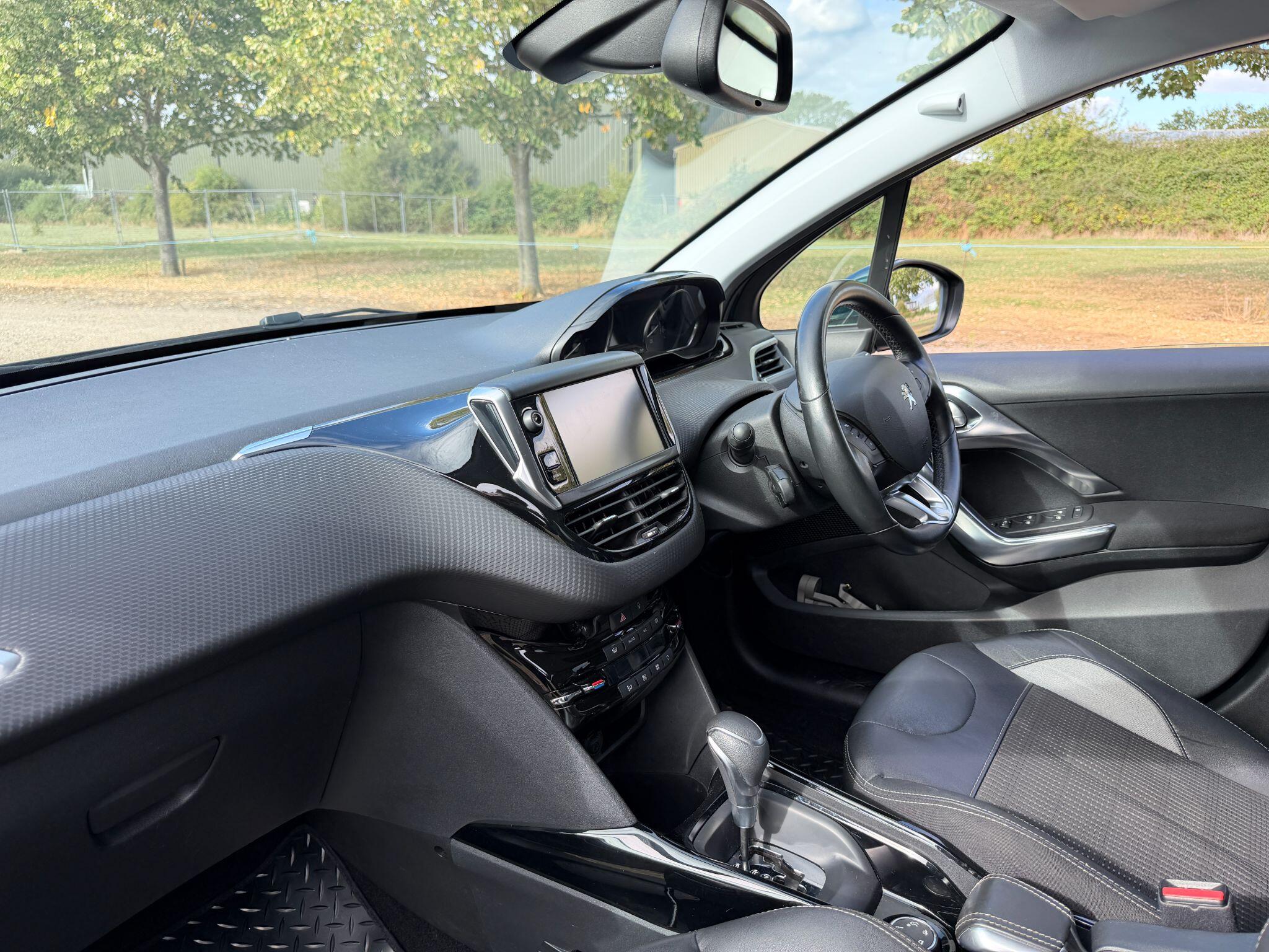 Peugeot 2008 view 29