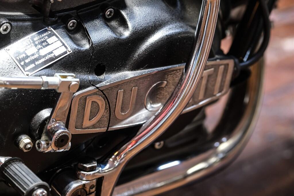 Ducati 750 view 9
