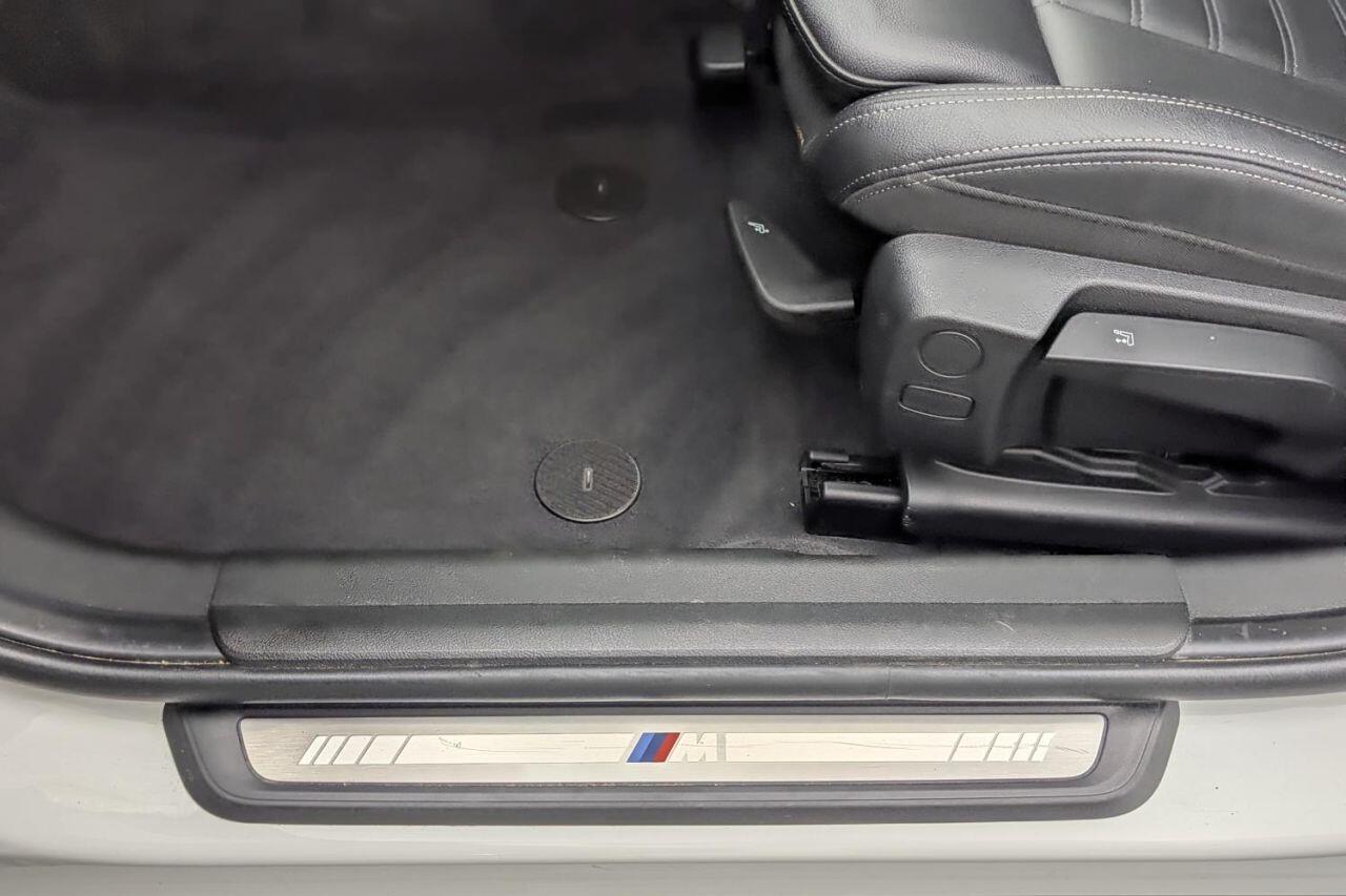 BMW 3 Series view 27