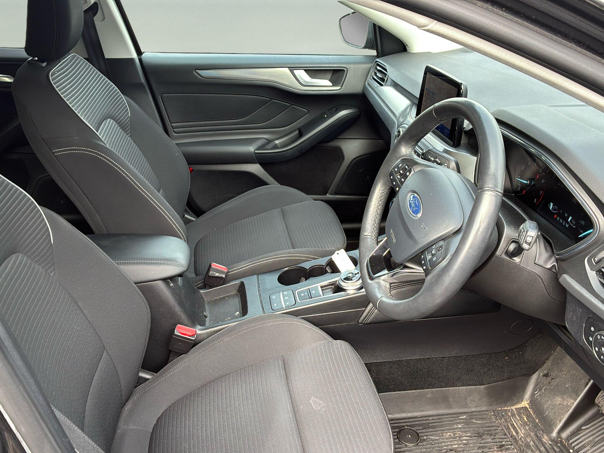 Ford Focus view 10