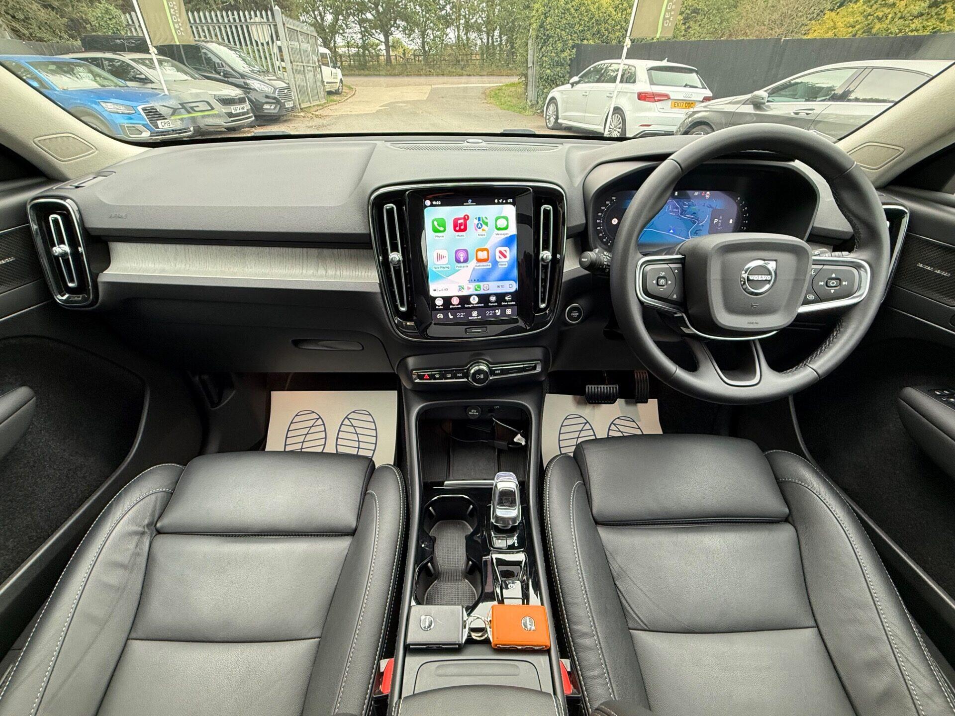 Volvo XC40 view 13