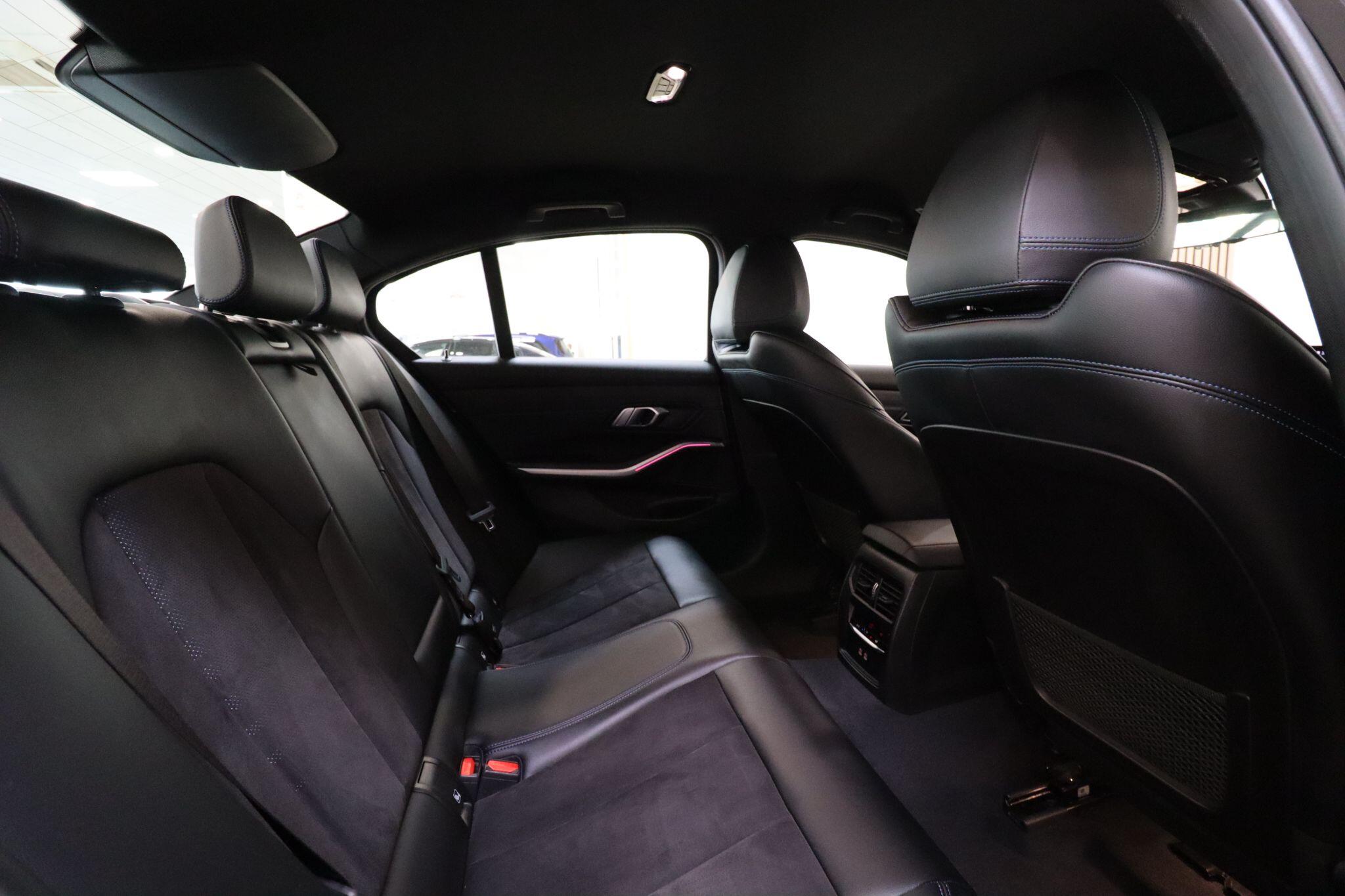 BMW 3 Series view 13