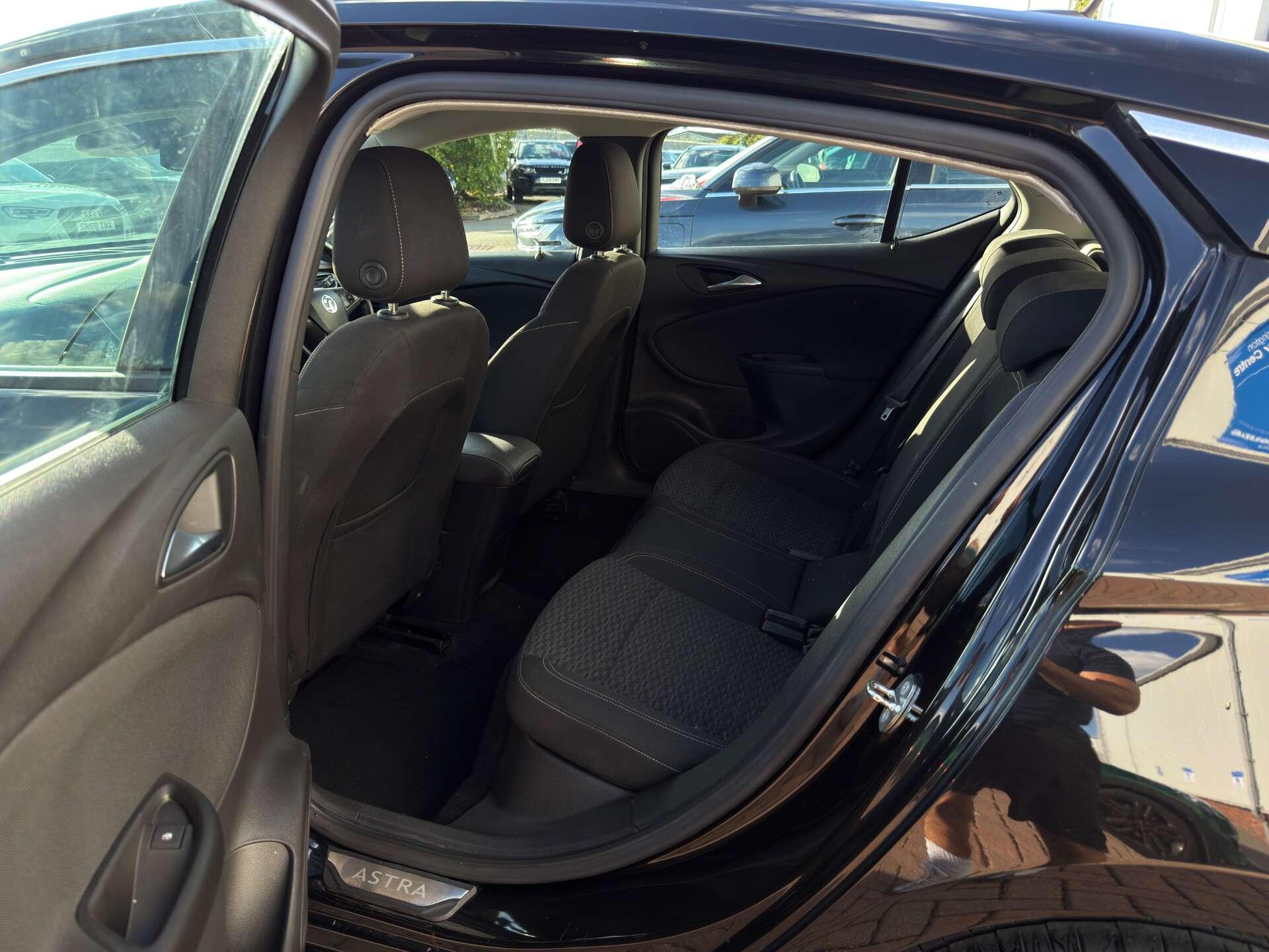 Vauxhall Astra view 53