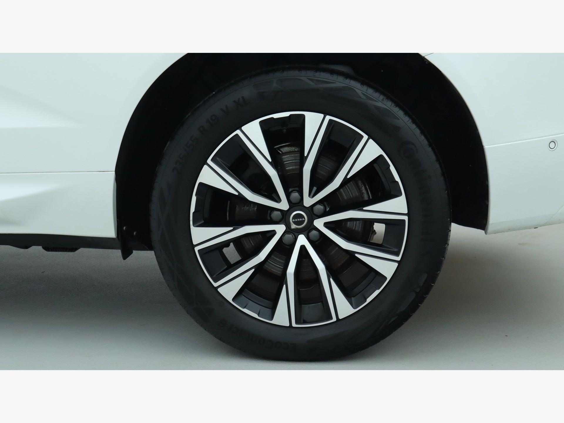 Volvo XC60 view 12