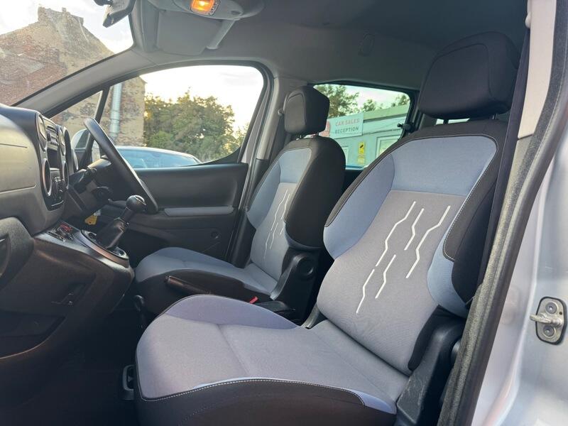 Peugeot Partner Tepee view 17