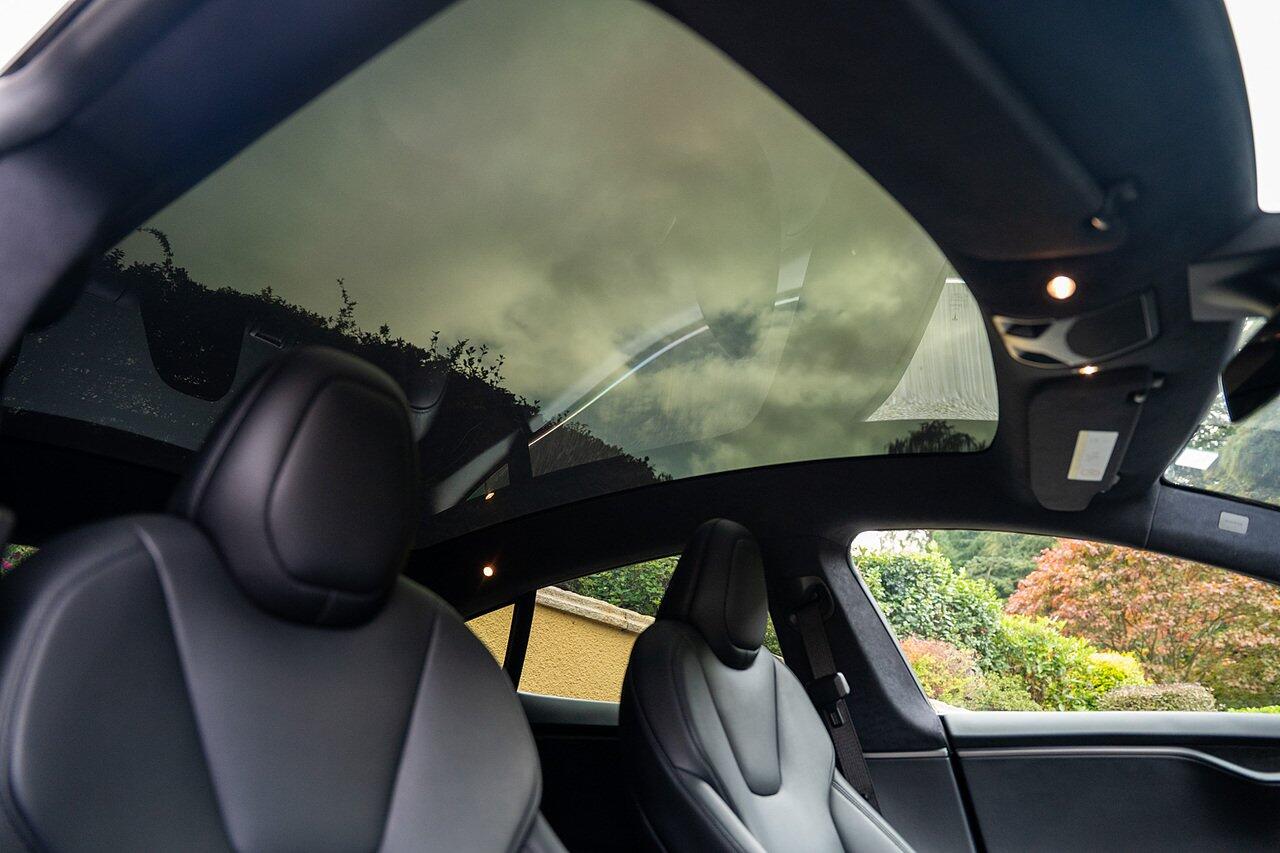 Tesla Model S view 34