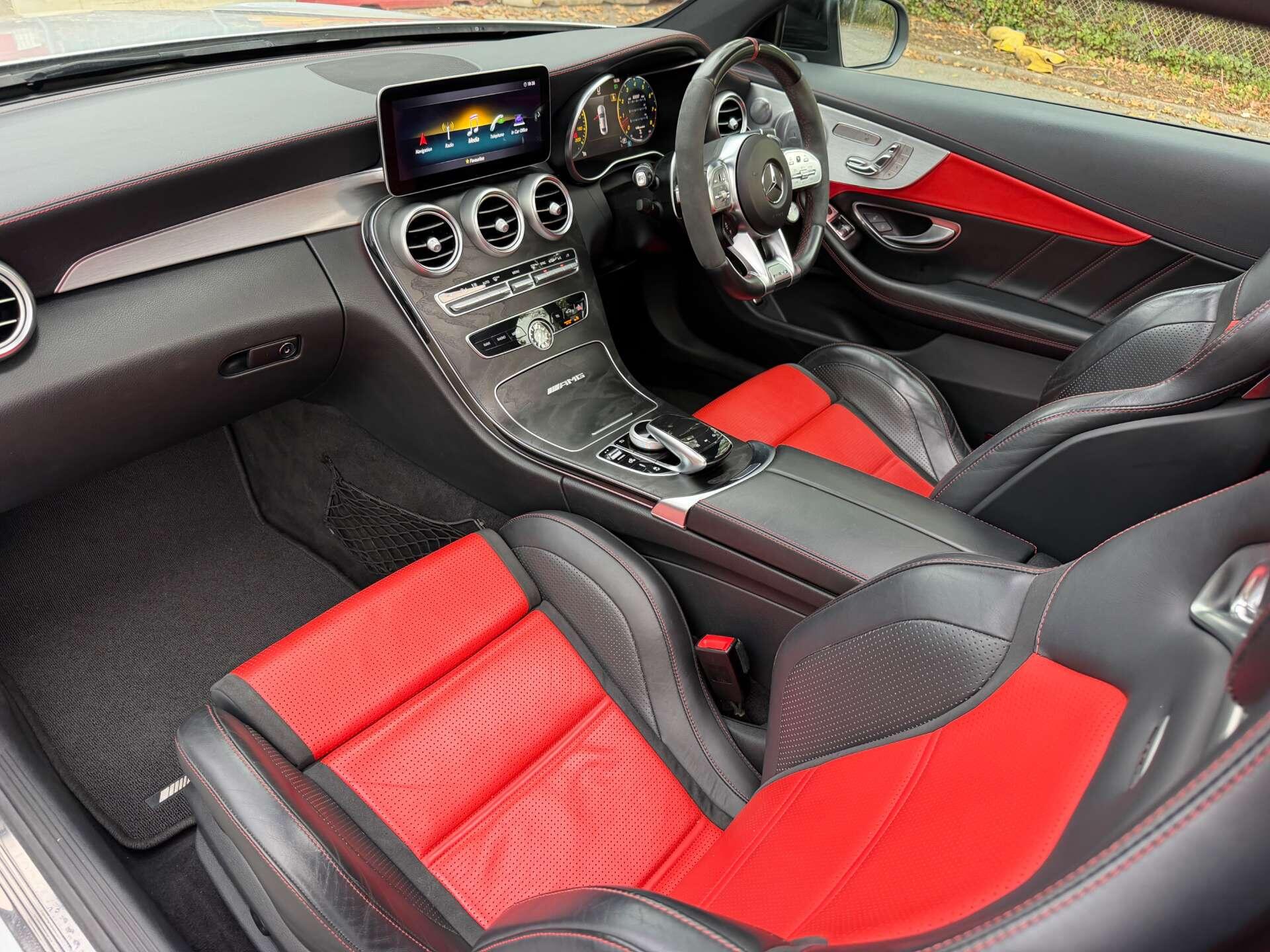 Mercedes-Benz C-Class view 27