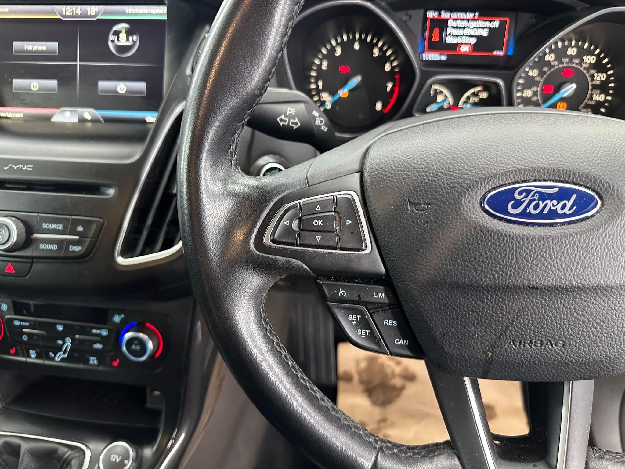 Ford Focus view 35