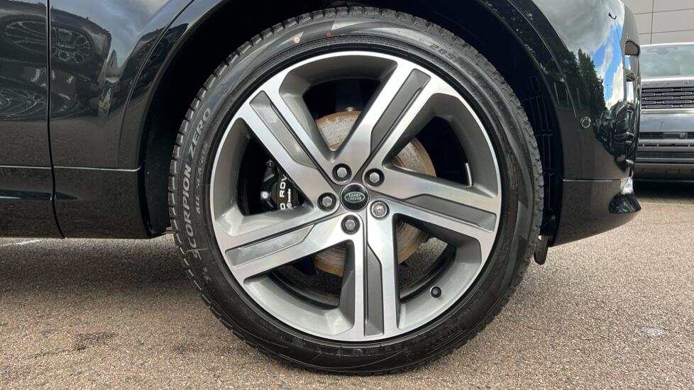 Land Rover Discovery view 8
