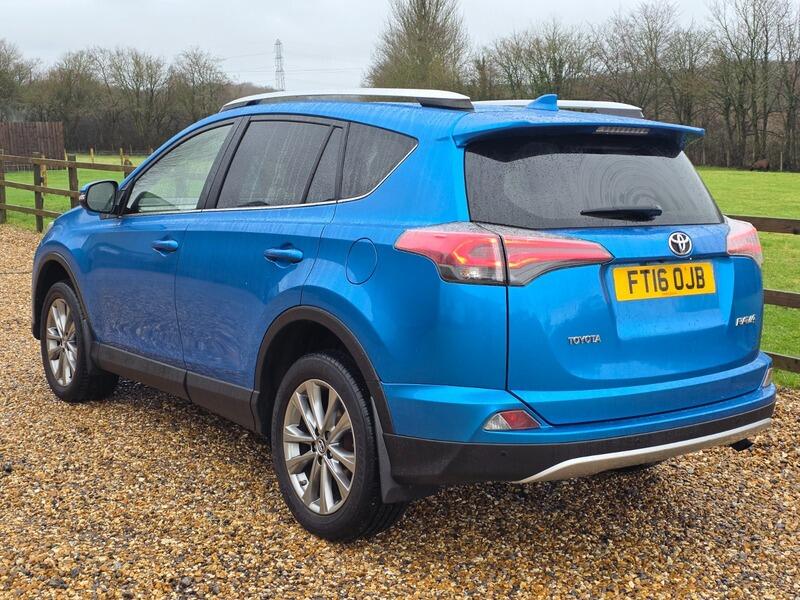 2016 Toyota RAV4 image 12