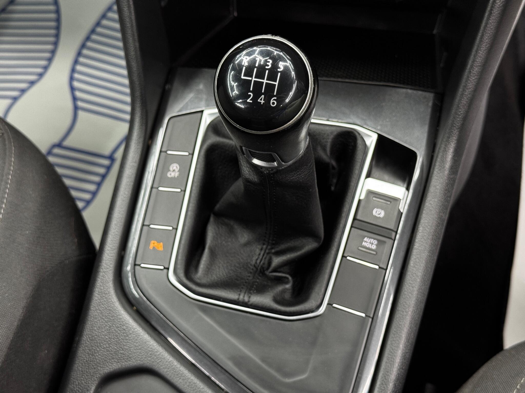 Volkswagen Tiguan view 24