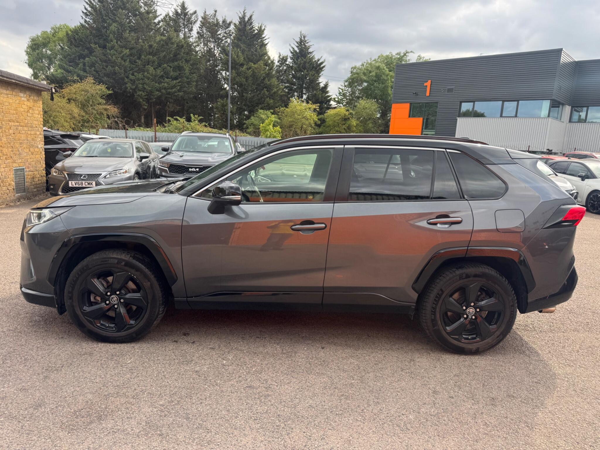 Toyota Rav4 view 7