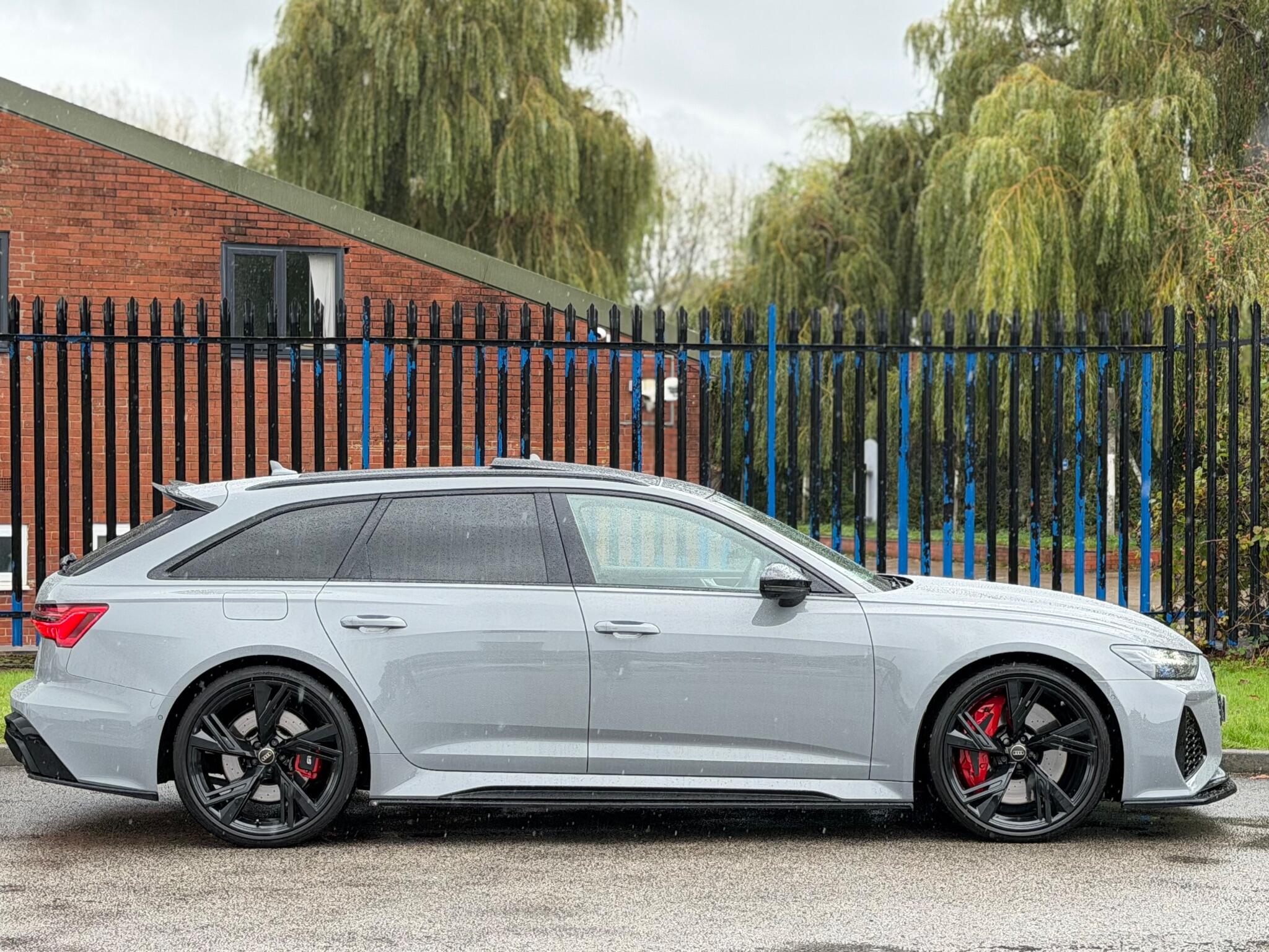 Audi RS6 view 29