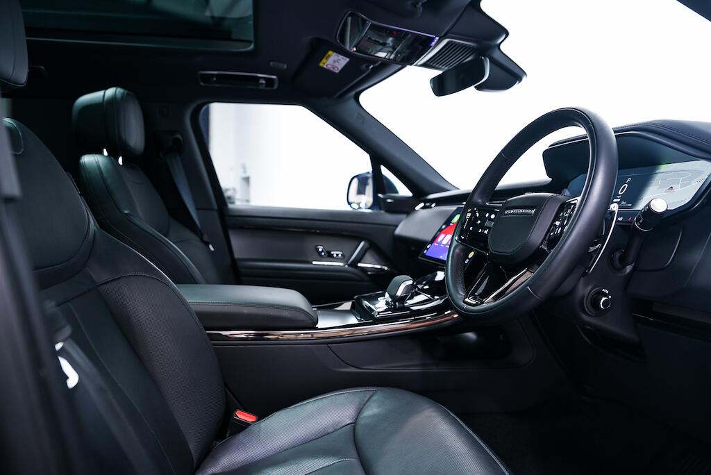 Land Rover Range Rover Sport view 10