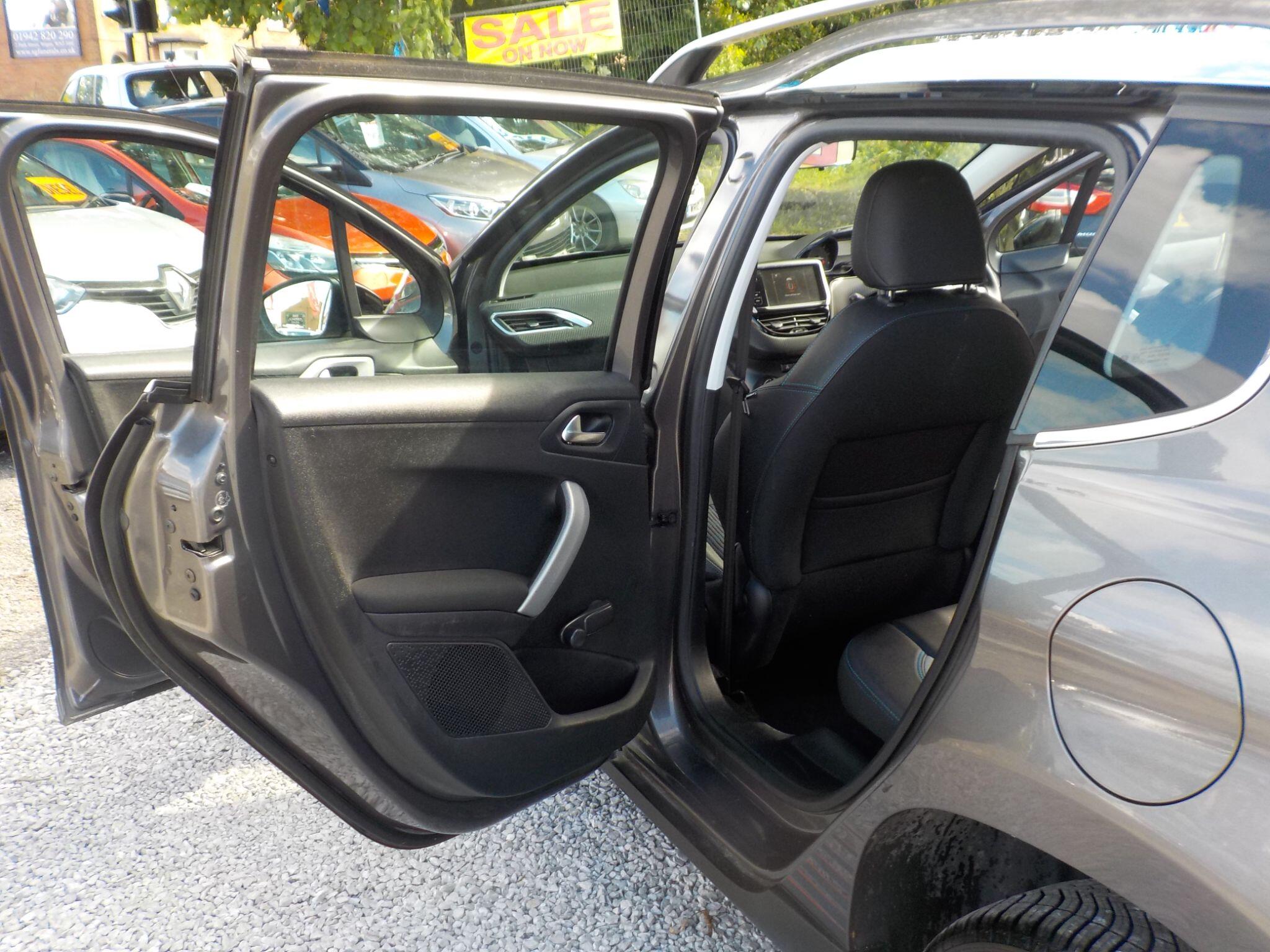 Peugeot 2008 1.6 BlueHDi Urban Cross Euro 6 (s/s) 5dr