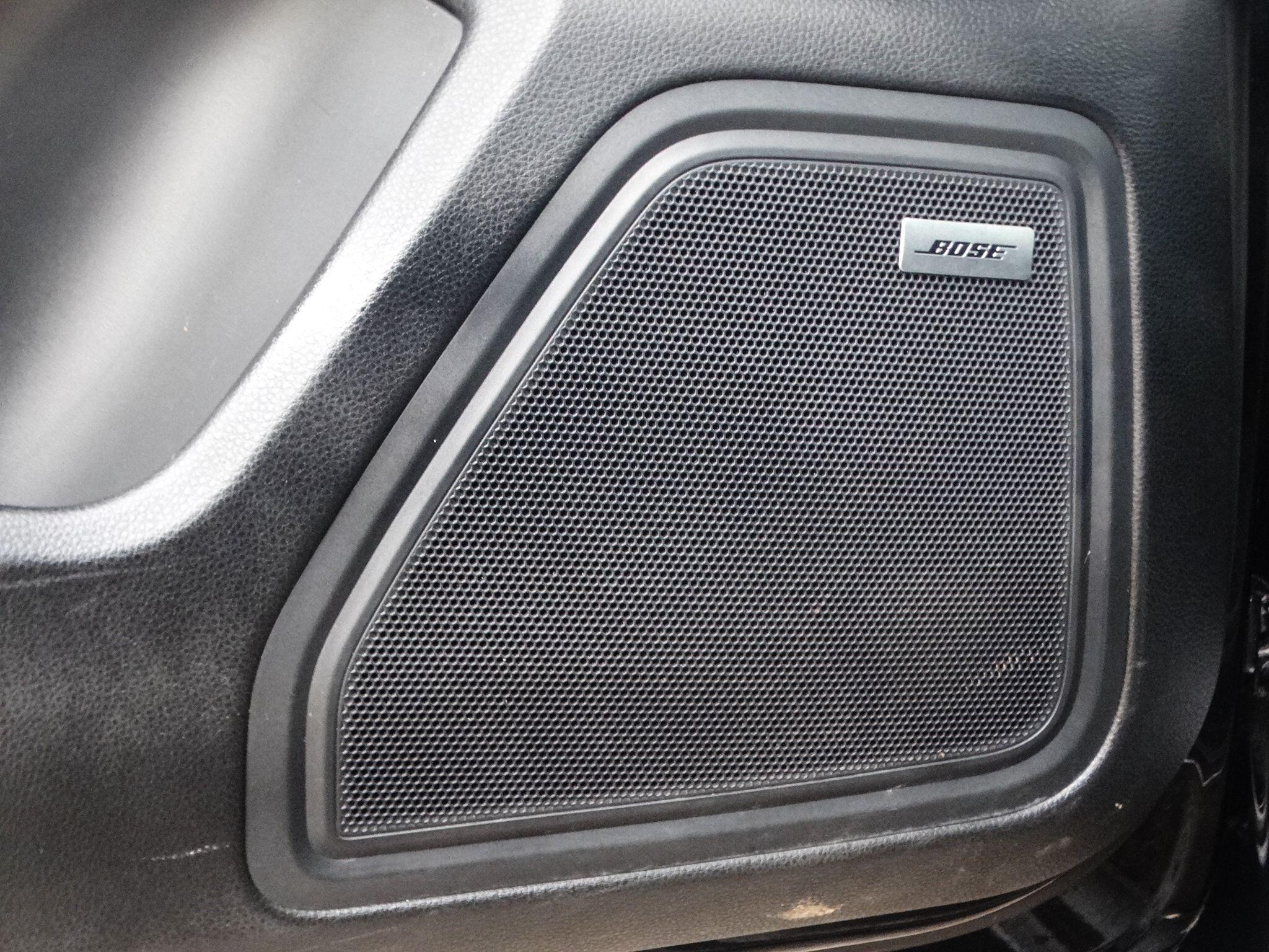Porsche Macan view 9