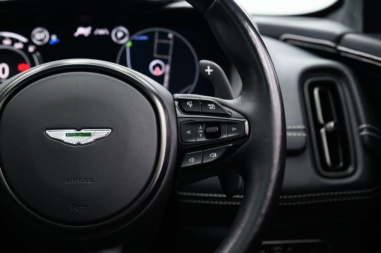 Aston Martin DBX view 41